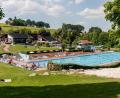 Bild: Stadt Windischeschenbach
Im Freibad Windischeschenbach kann man mit der ganzen Familie einen tollen Tag verbringen.