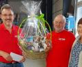 Bild: Haustechnik Lotter GmbH
Hans Hausmann (Mitte) feiert 40 Jahre Betriebszugehörigkeit bei Haustechnik Lotter.