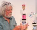Bild: Petra Wels
Herbert Winkler in seiner Amberger Ausstellung.