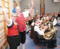 Bild: fvo
Kornelia Kraus und Hermann Mack dirigieren das gemeinsame Serenadenorchester.