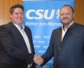 Bild: fz
Michael Hammer (links) tritt für die CSU bei der nächsten Kommunalwahl als Bürgermeister-Kandidat an. Landrat Andreas Meier gratulierte ihm zur Nominierung.