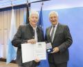 Bild: Giulia Iannicelli
Bayer. Staatsministerium des Innern, für Sport und Integration
Ordensverleihung in der Heinrich-Lades-Halle in Erlangen
30.07.2025 Links Reinhold Strobl, rechts Innenminister Joachim Herrmann.