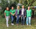 Bild: Inha Nehrei
Von links: Melanie Benz (Projektkoordination Büro), Dora Praller (Vermittlungen), Elisabeth Triller (Leitung Freiwilligenagentur), Torsten Wolf (Teamleiter Wohnungsbau und Siedlungswerk Werkvolk eG), Andrea Schuppe (Seniorenbeauftragte Wohnungsbau und Siedlungswerk Werkvolk eG).