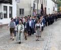 Bild: hdk
Ein langer Festzug formierte sich zum ökumenischen Gottesdienst auf dem Marktplatz.