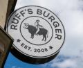 Bild: Peter Kneffel/dpa
Aus Burgerheart wird Ruff's Burger.