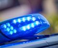 Bild: Lino Mirgeler/dpa
Ein geparkter Ford Fiesta wurde in Selb beschädigt. Der Unfallverursacher flüchtete.