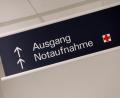 Symbolbild: Karl-Josef Hildenbrand/dpa
Ein Schild weist auf eine Notaufnahme in einer Klinik hin. Im sogenannten "Tortellini-Fall" rückte ein Oberpfälzer Krankenhaus in den Fokus der Ermittler.