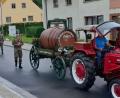 Bild: gz
Ein Eslarner Bierfass durfte nicht fehlen beim großen Festzug zum Heimatfest, das mit vielen Attraktionen weitergeht.