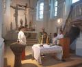 Bild: bk
Pfarrer Irudayaraj Devadass zelebriert in der evangelischen Martinskirche eine Eucharistiefeier.