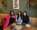 Bild: Claudia Moser
Von links: Inhaberin Lina Dillmann, Tochter Aliyah Soley und gute Freundin Monika Banczyk.