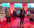 Bild: Kunz
Das Dozentenkonzert bei der Sparkasse Oberpfalz-Nord anlässlich des Jazz-Seminars erfreut sich seit Jahren großer Beliebtheit.