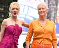 Bild: Carlos Tischler/eyepix via ZUMA Press Wire/dpa
Lindsay Lohan (l.) und Jamie Lee Curtis posieren für Fotos bei der Vorstellung ihres gemeinsamen Films „Freakier Friday“, der jetzt in die deutschen Kinos kommt. (Archivfoto)