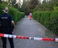 Bild: Felix Hörhager/dpa
Die Polizei ist in der Kleingartenanlage im Einsatz.