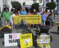 Bild: Kunz
Mahnwache für die Opfer von Hiroshima und Nagasaki am Oberen Markt: Bürgerinnen und Bürger warnten vor der Gefahr durch Atomwaffen.