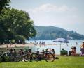 Bild: Lino Mirgeler/dpa
Bayerns Seen - hier der Starnberger See - sind beliebt bei Badegästen. Doch man sollte auch auf die dort lebenden Tiere Rücksicht nehmen, mahnt der Bund Naturschutz.