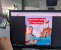 Bild: Ganzmann
Stefan Löw neben dem Maximilianeum. An den Sitzungen des Landtags darin hat er allerdings schon länger nicht mehr teilgenommen.