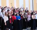 Bild: do
Der Festival-Chor bezaubert mit einer Kette leuchtender Melodien aus Filmmusiken. Mitreißend auch das Dirigat von Fred Sjöberg (rechts).