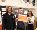 Bild: Erich Malter
Das Team Guardify erhält den von Oberpfalz-Medien gesponserten Medienpreis für seine starke öffentliche Präsenz und gelungene Kommunikation im Rahmen des 5-Euro-Business-Wettbewerbs.