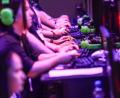 Bild: Oliver Berg/dpa
Auch dieses Jahr wird bei der Gamescom wieder großer Andrang an den Gaming-Computern erwartet. (Archivbild)