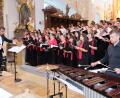 Bild: do
Epochales zelebriert der Festspielchor des Festivals junger Künstler beim Jubiläumskonzert in der Klosterkirche Speinshart. Im Mittelpunkt stehen die jungen Chöre aus Cluj-Napoca/Rumänien und aus Thessaloniki/Griechenland unter der Gesamtleitung des schwedischen Dirigenten Fred Sjöberg.