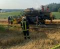 Bild: PI Hof
Ein Mähdrescher geriet bei Arbeiten auf einem Feld in Leupoldsgrün in Brand. Die Feuerwehr konnte Schlimmeres verhindern.