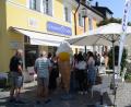 Bild: ak
Eine Gratis-Kugel Eis gab es am Donnerstag in Kemnath für die Leser von Oberpfalz-Medien.