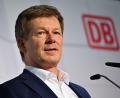 Archivbild: Martin Schutt/dpa
Seit Anfang 2017 ist Richard Lutz Bahnchef - nun endet seine Zeit an der Spitze des Konzerns.