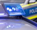 Bild: Daniel Karmann/dpa
Die Polizisten ließen den verdächtigen Transporter wiegen. (Symbolbild)