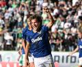 Bild: Harald Tittel/dpa
Kiel erledigt die Pokal-Pflichtaufgabe im Saarland.