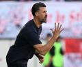 Bild: Hendrik Schmidt/dpa
Wagner will immer viel Einsatz an der Seitenlinie zeigen.