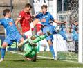 Bild: Andreas Gora/dpa
Kaiserslautern hatte beim Oberligisten aus Stahnsdorf leichtes Spiel.