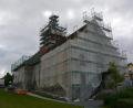 Bild: jr
Die Leonberger Pfarrkirche ist derzeit komplett mit Baugerüsten umgeben. Seit Anfang April laufen die Sanierungsarbeiten.