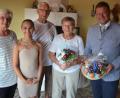 Bild: jr
Brigitte Märten (Zweite von rechts) feierte am Mittwoch ihren 85. Geburtstag. Dazu gratulierten Tochter Petra, Urenkelin Sarah-Leah, Ehemann Manfred und Bürgermeister Stefan Grillmeier (von links).