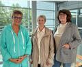 Bild: juh
Leben mit einem Stoma stellt Betroffene oftmals vor Herausforderungen. Hilfe und einen offenen Austausch finden Stomaträger in der ILCO-Selbsthilfegruppe Weiden mit Gruppensprecherin Anna Scherer (Mitte), Helvi Lorenz (links) und Birgit Bodensteiner.