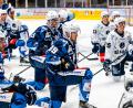 Bild: Elke Englmaier
Am Samstag steht für Tyler Ward (Mitte) und die Blue Devils Weiden das erste Heim-Testspiel an.