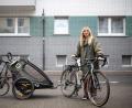 Bild: Sebastian Gollnow/dpa
Mit Rad und Kind hat Jasmin Böhm Tausende Kilometer zurückgelegt und darüber ein Buch geschrieben. (Archivbild).