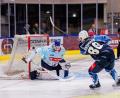 Bild: Werner Moller
Zack und ab ins kurze Eck: Noah Samanski erzielt in dieser Situation das zwischenzeitliche 2:0 für die Blue Devils Weiden im Testspiel am Samstagabend gegen die Heilbronner Falken.