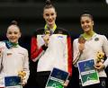 Bild: Bruna Prado/AP/dpa
Darja Varfolomeev freut sich über ihr Mehrkampf-Gold.