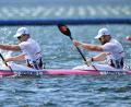 Bild: Sebastian Kahnert/dpa
Jacob Schopf (vorn) und Max Lemke beendeten die WM in Mailand mit Bronze. (Archivbild)