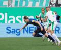 Bild: Karl-Josef Hildenbrand/dpa
Nach einem starken Konter erzielte Jonas Therkelsen (links) die Führung für Kiel.
