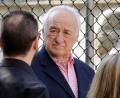 Bild: Richard Drew/AP/dpa
Adler wurde mit der Mafia-Serie „Die Sopranos“ bekannt. (Archivbild)