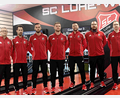 Bild: otr
Michael Grünwald (von links), Jan Hautmann, Manuel Weiß, Christoph Kaiser, Matthias Hüttner, Markus Gatter und Michael Wehner haben sich für die neue Zweitliga-Saison des SC Luhe-Wildenau ein hohes Ziel gesetzt.