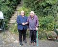Bild: Peter Dotzler
Bürgermeister Peter Dotzler gratuliert Kurt Seuß zu seinem 90. Geburtstag (v.li.)