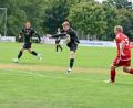 Bild: Gebert
Nico Stark (Mitte) zieht ab: In dieser Szene trifft der Torjäger zwar nicht ins Schwarze, aber mit drei Treffern war Stark der Matchwinner beim 4:3-Sieg des FC Tirschenreuth gegen den TSV Konnersreuth.