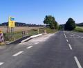 Bild: lnz
Ungewohnte Ruhe herrscht auf der Fahrbahn der sonst stark befahrenen B299 zwischen Mitterteich und Waldsassen. Hier im Bild ein Teilbereich des gesperrten Abschnitts auf Höhe der Abzweigung nach Hofteich. Hinten links ist die Ortschaft Pleußen zu sehen.