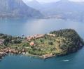 Bild: Bernhard Krieger/dpa-tmn
Der Comer See und Bellagio von oben betrachtet. Ein Mann soll in den See gesprungen sein, um seine Kinder zu retten, und tauchte nicht mehr auf.