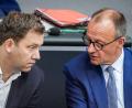 Bild: Kay Nietfeld/dpa
Der Start war holprig. Die Koalitionäre hoffen darauf, dass sie nach der Sommerpause besser in die Spur kommen. (Archivbild)