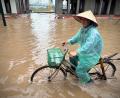 Bild: Hau Dinh/AP/dpa
In Hanoi waren viele Straßen völlig überflutet.