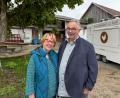 Bild: Petra Hartl
Marina und Willi Schmidl gehen in Rente. Der Geflügelhof in Hiltersdorf stellt den Betrieb ein.