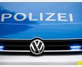 Symbolbild: Lino Mirgeler/dpa
Einen Mann, der volltrunken an der Tankstelle lag, nahm die Schwandorfer Polizei kurzzeitig in Gewahrsam.